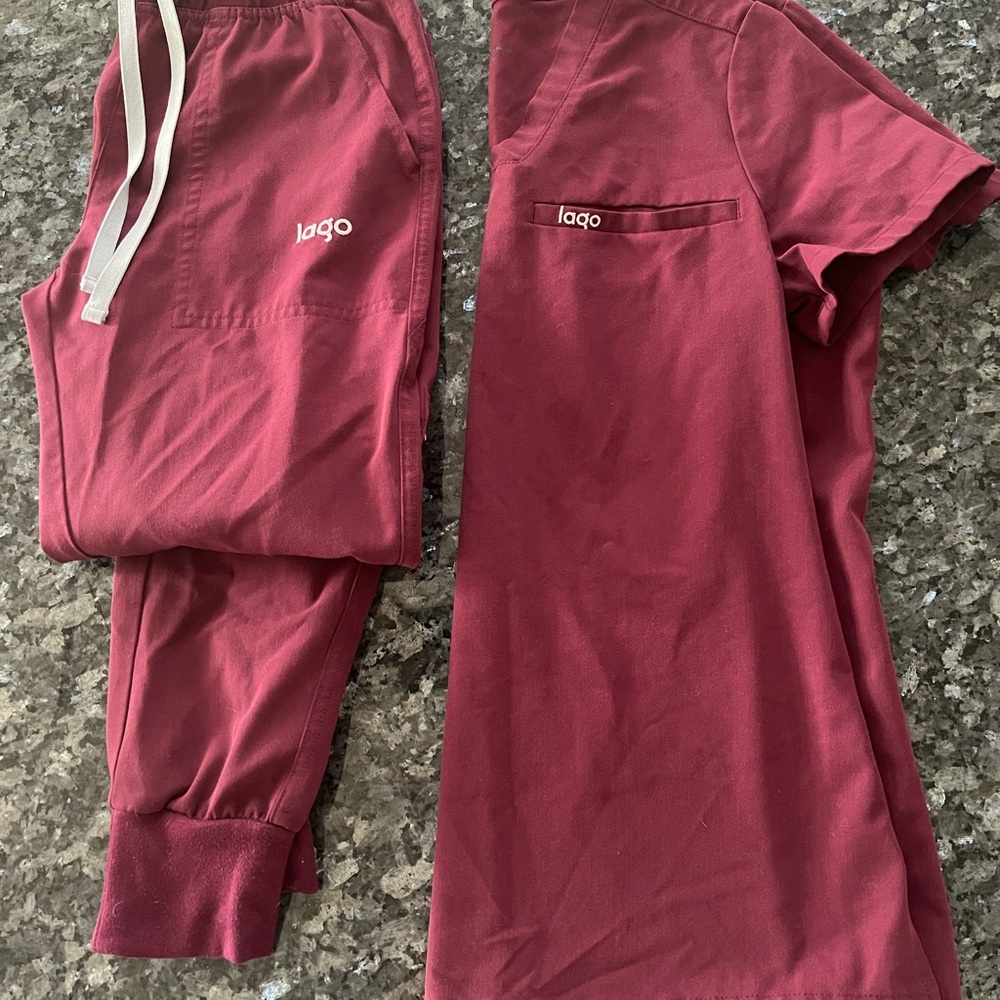 Lago Maroon scrubs